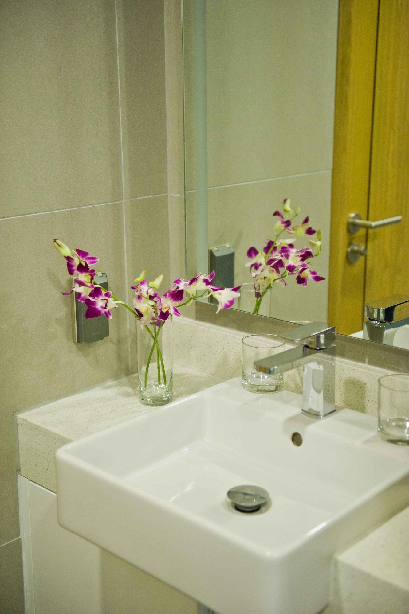 Apartamento Ocean Stone Phuket Exterior foto