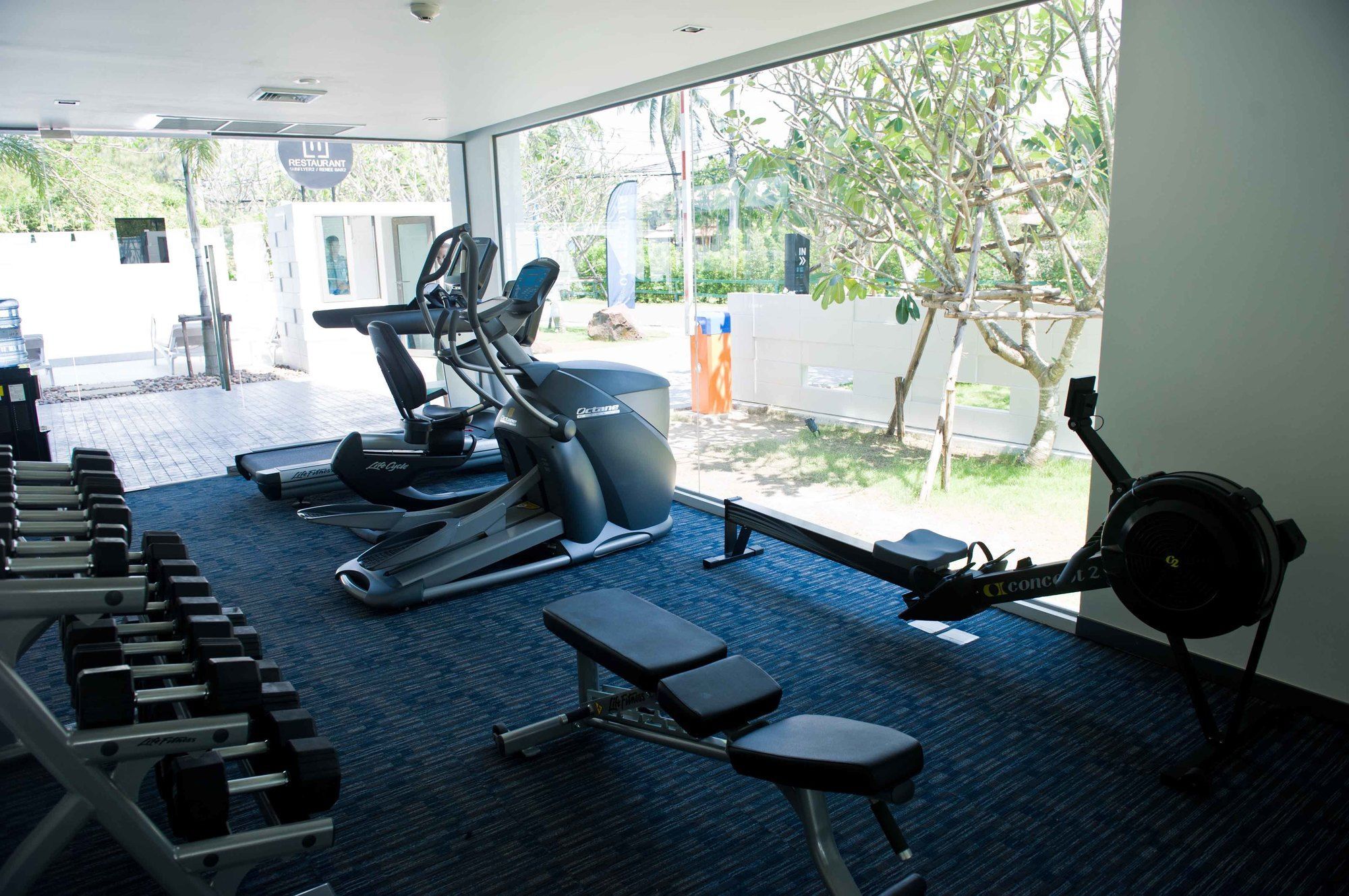 Apartamento Ocean Stone Phuket Exterior foto